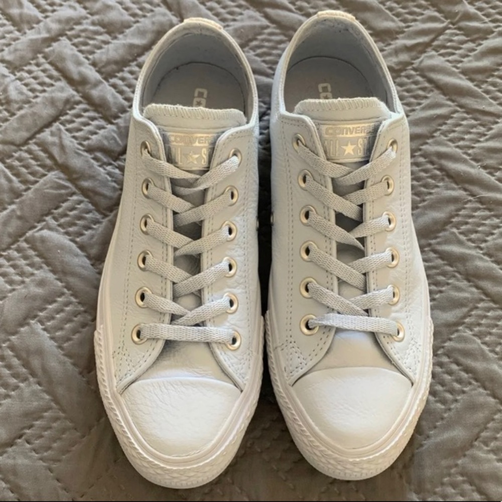 SOLD ~ Baby Blue Leather Chucks Converse